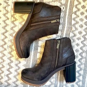 Women’s SOREL black/brown heeled waterproof boots